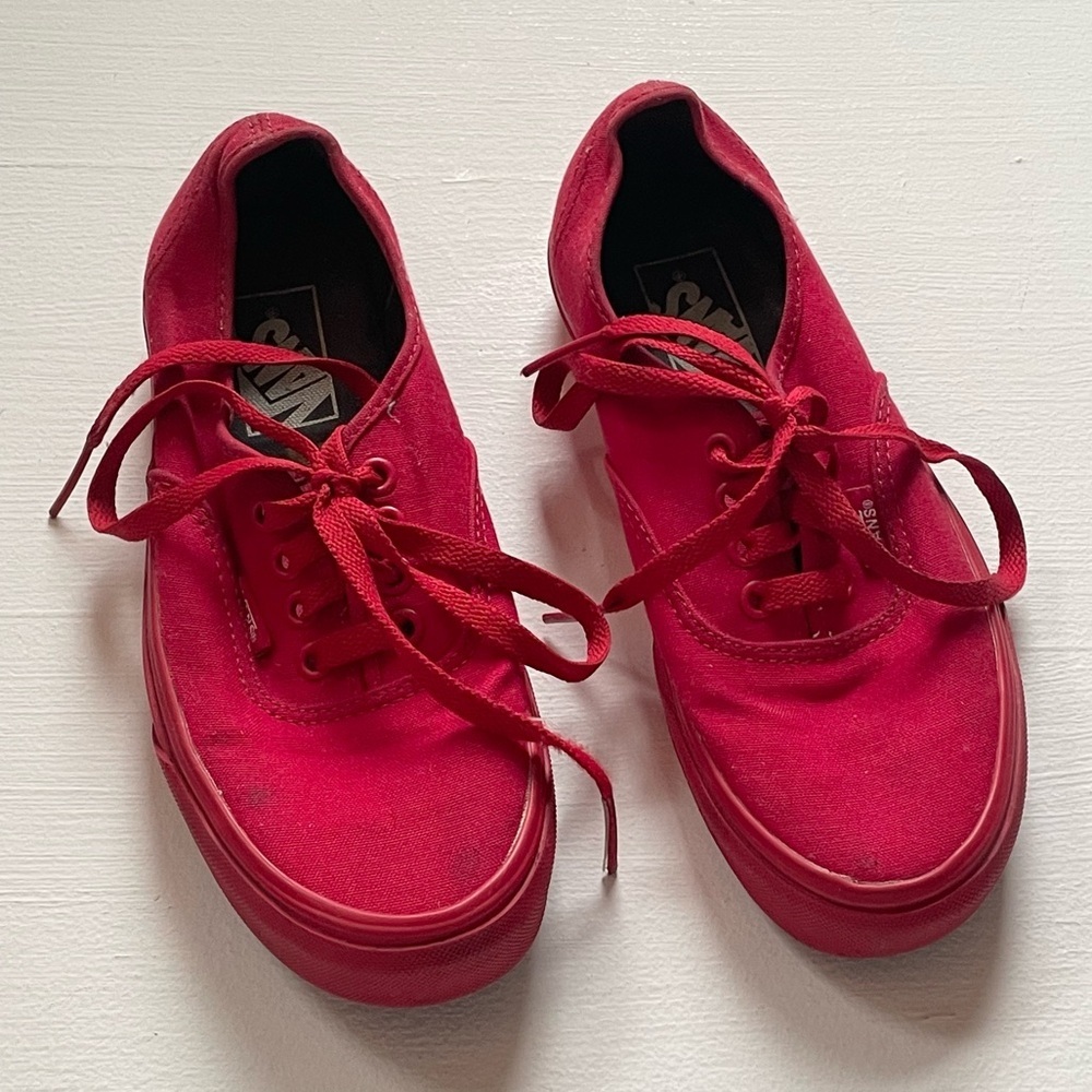 used sz 6 Vans Red On Red Canvas Low-Top Sneakers